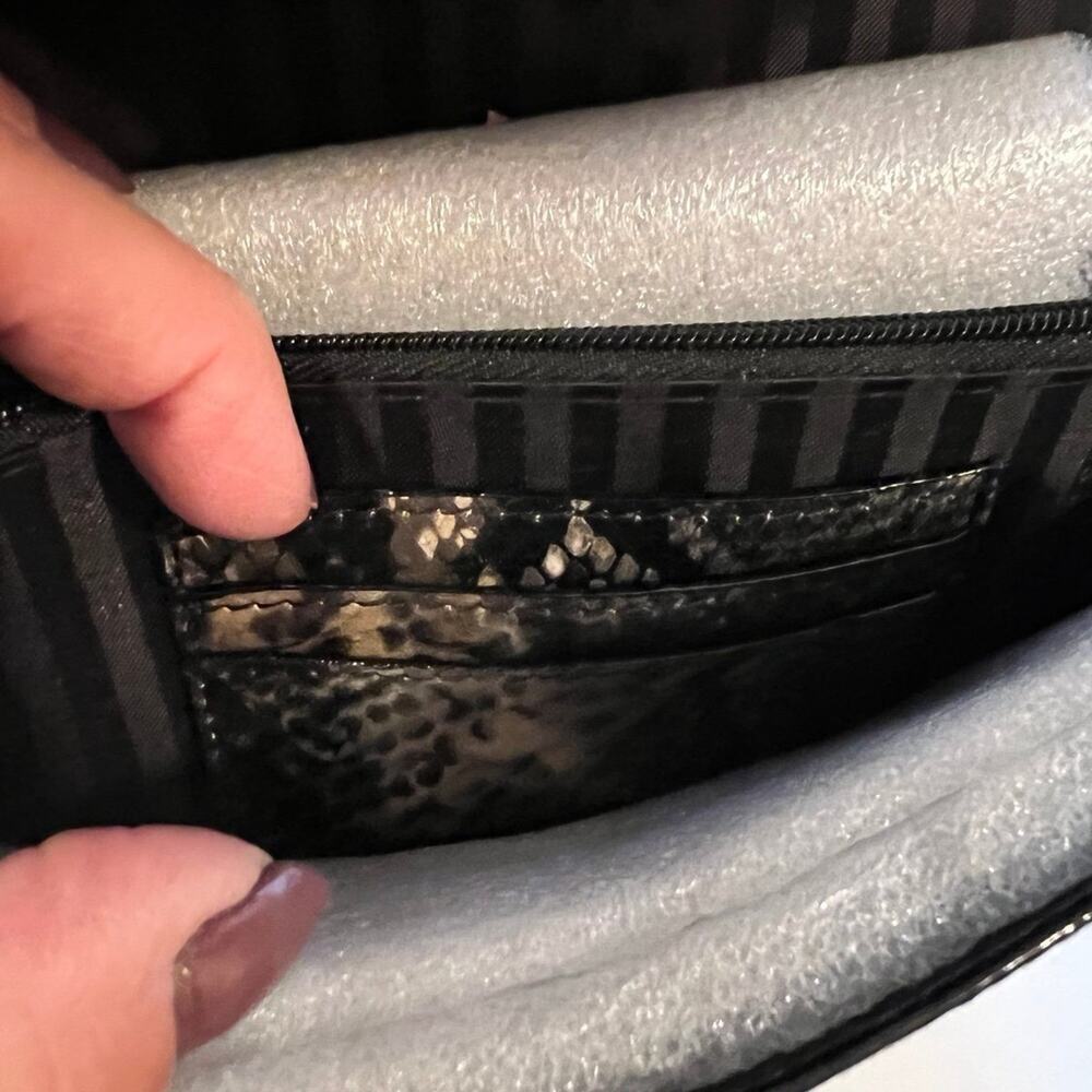 Victoria’s Secret ladies wallet, clutch, faux snakeskin - Picture 9 of 12